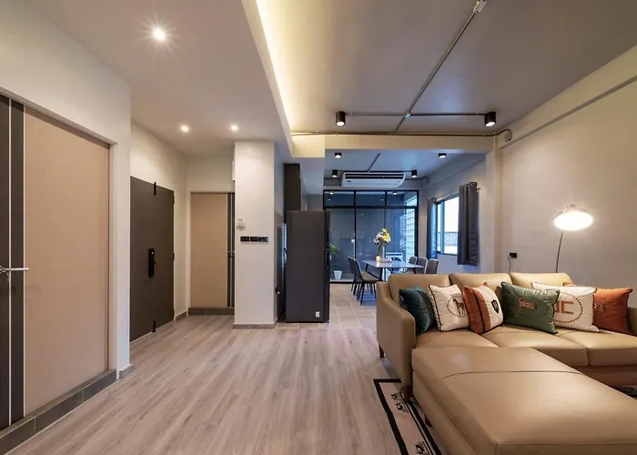 Apartment Bathtub, 2br, 2ba, 120 Sqm, 6 Pax, Near Bts 7-11