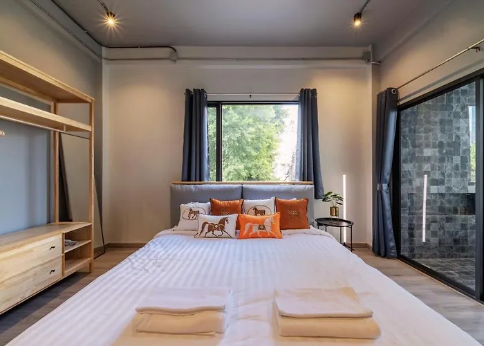 Apartment Bathtub, 2br, 2ba, 120 Sqm, 6 Pax, Near Bts 7-11